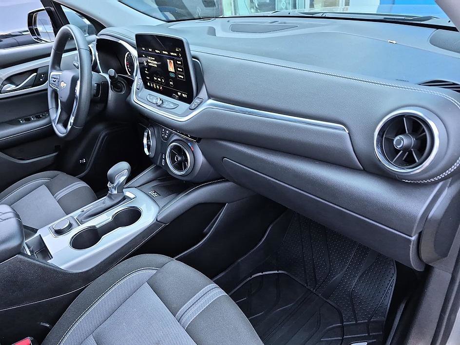 Used 2024 Sterling Gray Metallic Chevrolet LT image 33