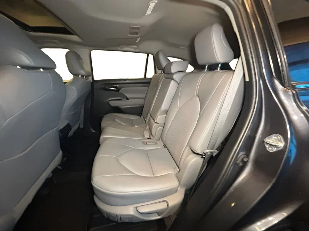 Used 2022 Magnetic Gray Metallic Toyota XLE image 13
