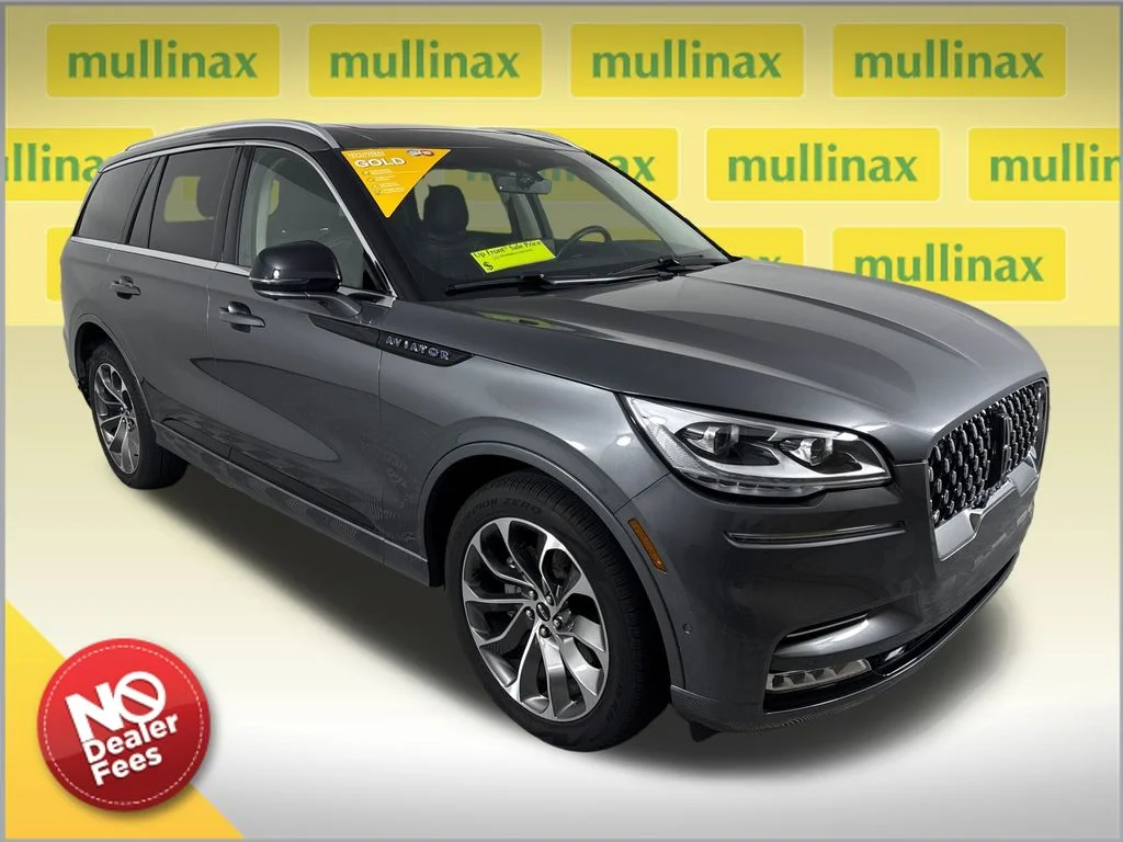 Used 2023 Gray Lincoln Grand Touring image 1