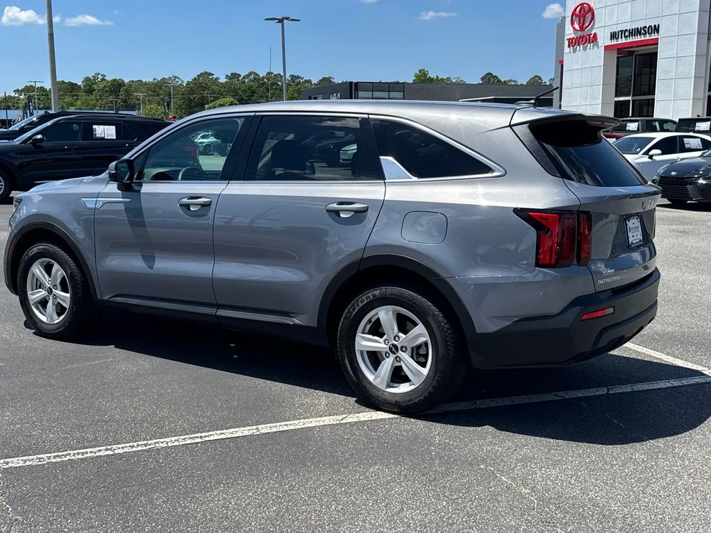Used 2023 Silver Kia LX image 5