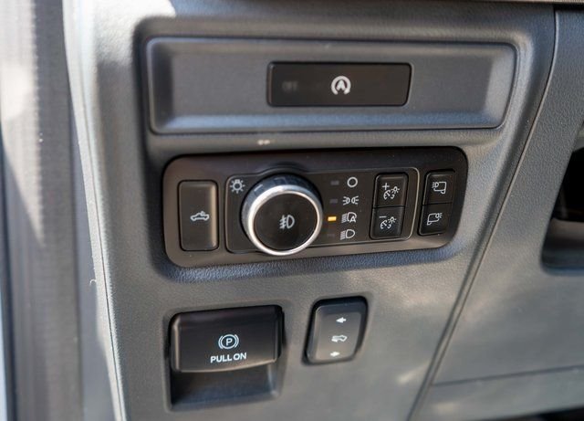 Used 2025 Space White Metallic Ford Tremor image 21