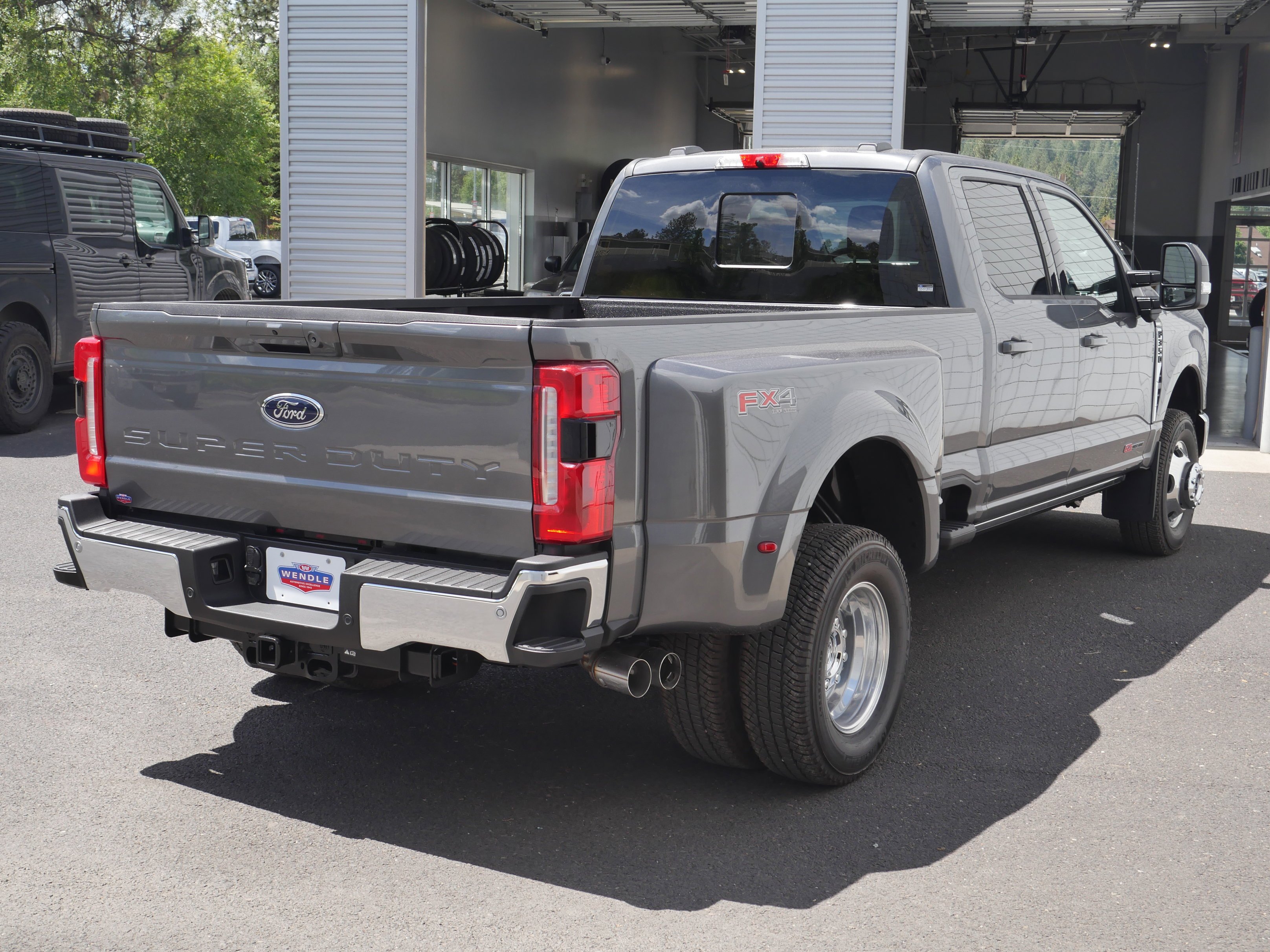 New 2026 Carbonized Gray Metallic Ford F-350® Lariat® image 31