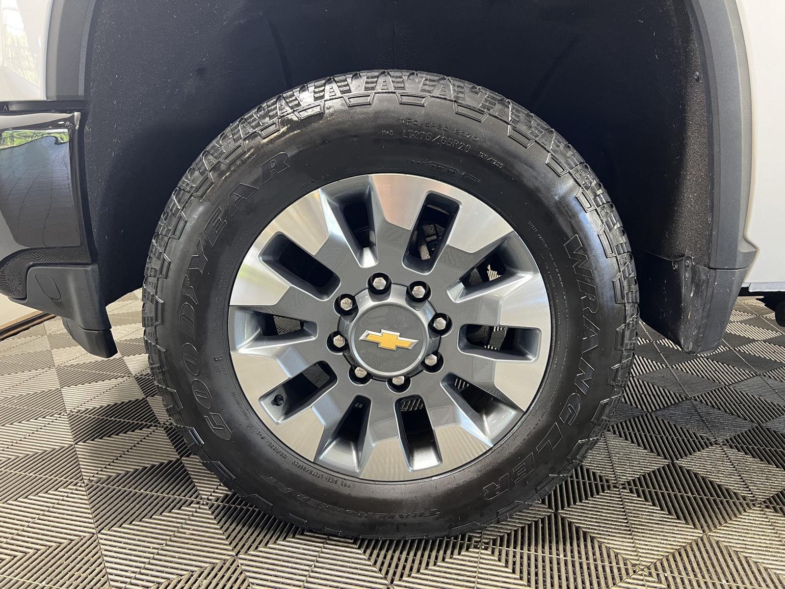 Used 2023 Summit White Chevrolet Custom image 26