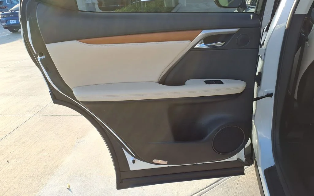 Used 2021 White Lexus 350 image 13
