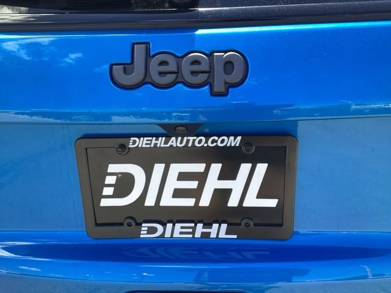 New 2026 Hydro Blue Pearl-Coat Exterior Paint Jeep Limited image 11