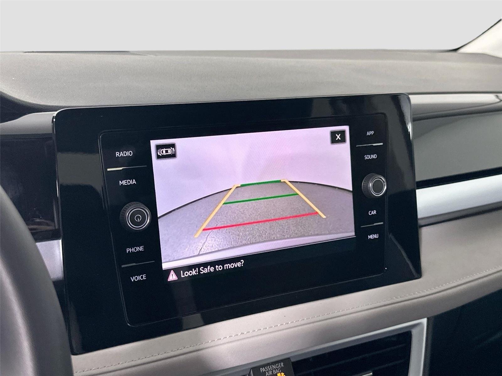 2025 Volkswagen Taos SE - Photo 11