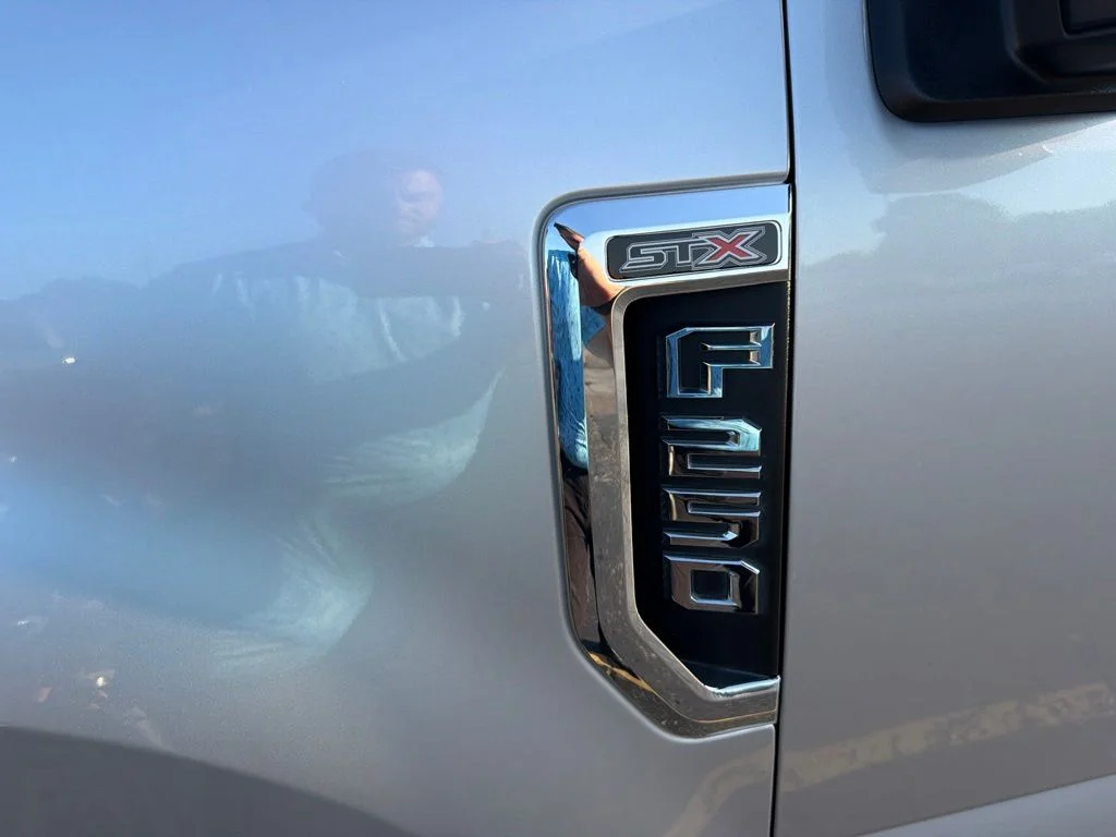 Used 2017 Silver Ford XL image 10