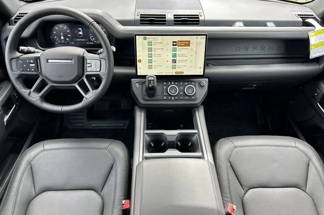 New 2026 Woolstone Green Land Rover X-Dynamic SE image 12