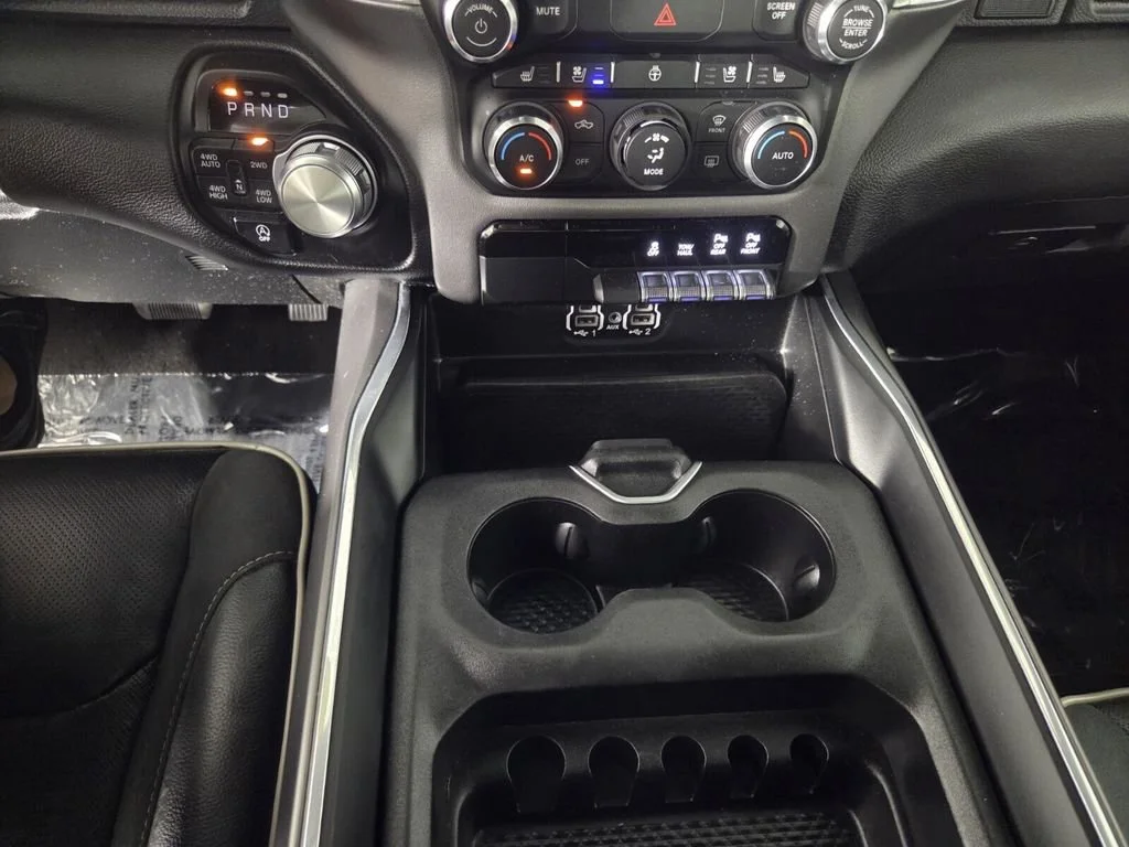 Used 2021 Diamond Black Crystal Pearlcoat Ram Laramie image 13