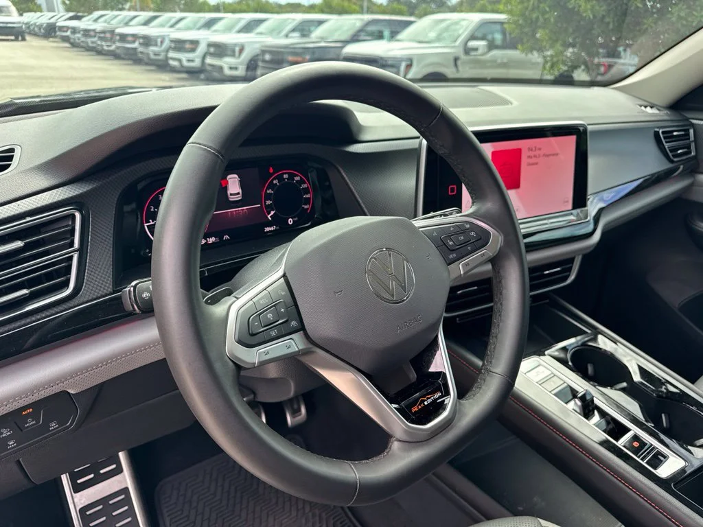 Used 2024 Green Volkswagen 2.0T Peak Edition SE w/Technology image 9