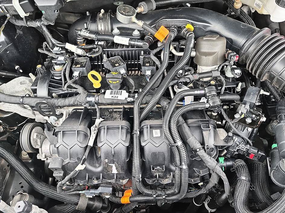 Used 2024  Ford Titanium image 35