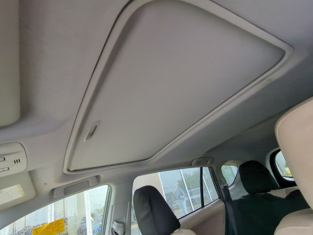 Used 2013 Brown Toyota XLE image 11