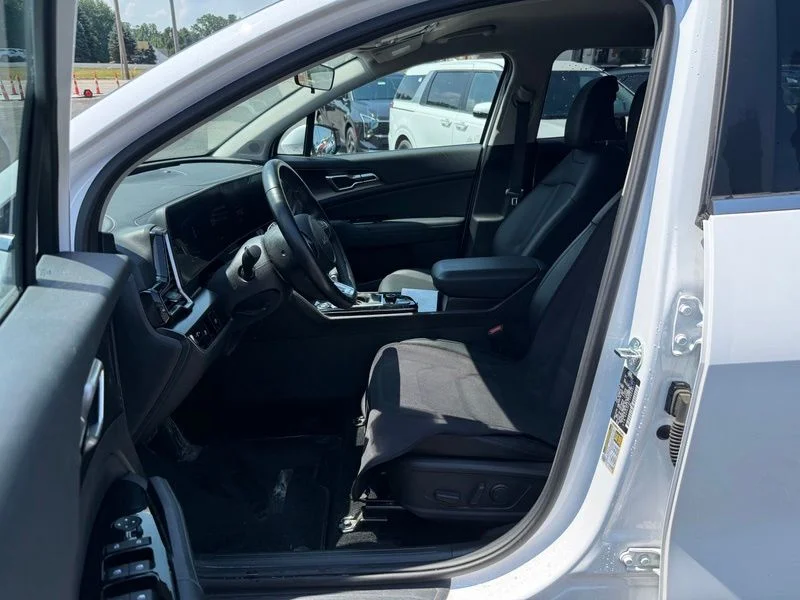Used 2025 White Kia EX image 9