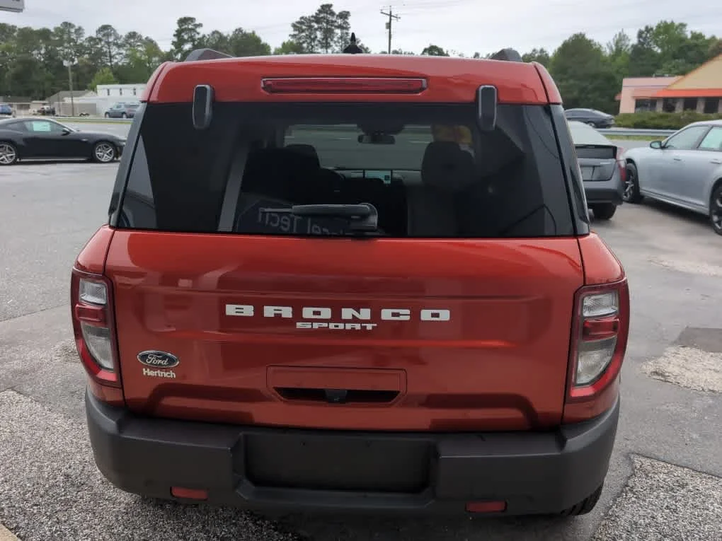 Used 2023 Hot Pepper Red Tinted Clearcoat Ford Big Bend image 9