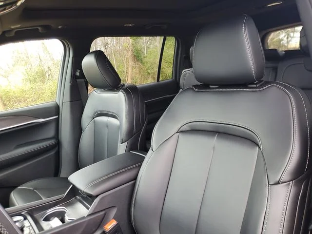 New 2026 Velvet Red Pearl-Coat Exterior Paint Jeep Limited image 14