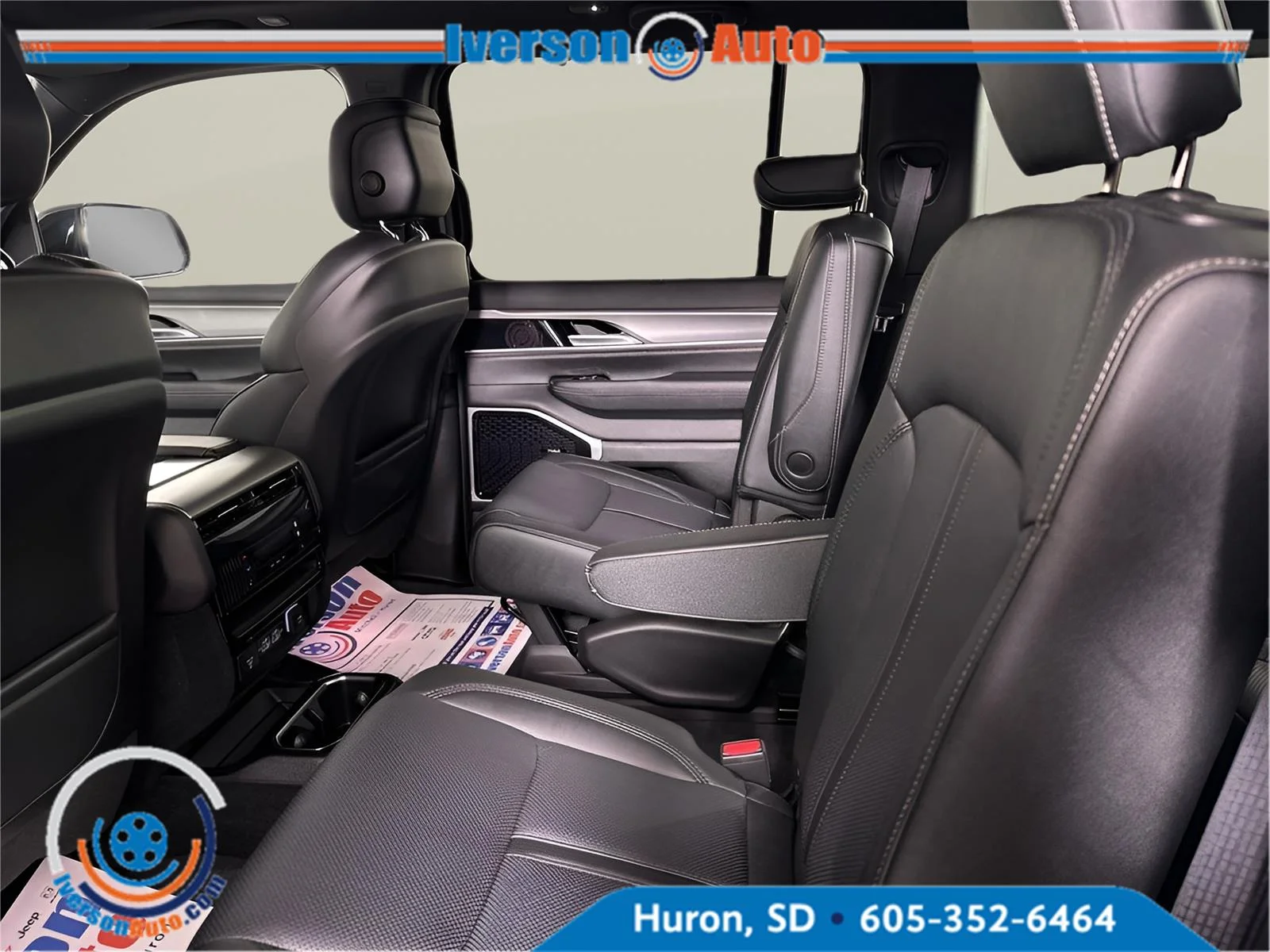 New 2026 Steel Blue Exterior Paint Jeep Limited Reserve image 26