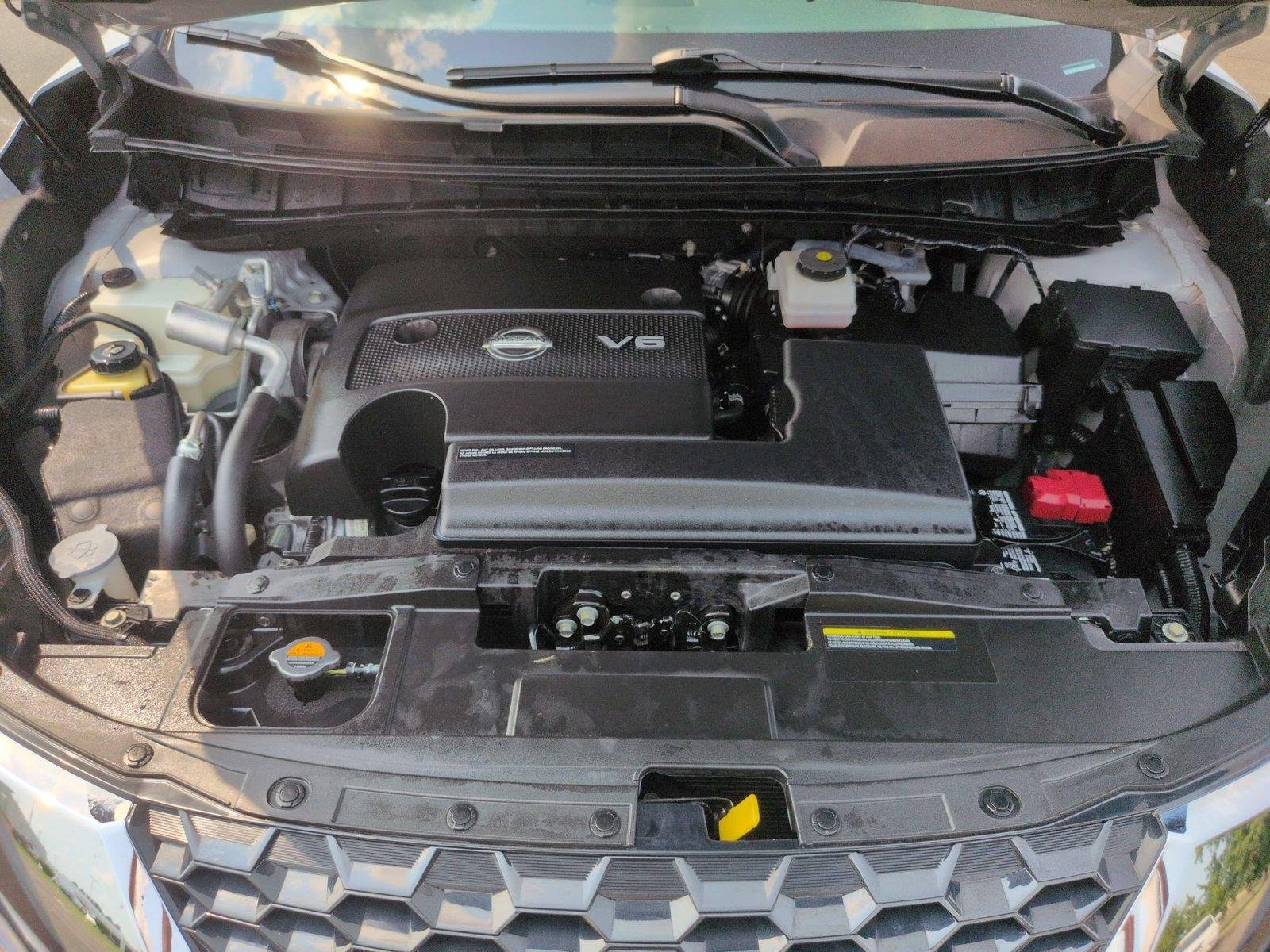 Used 2023 Brilliant Silver Metallic Nissan Platinum image 41