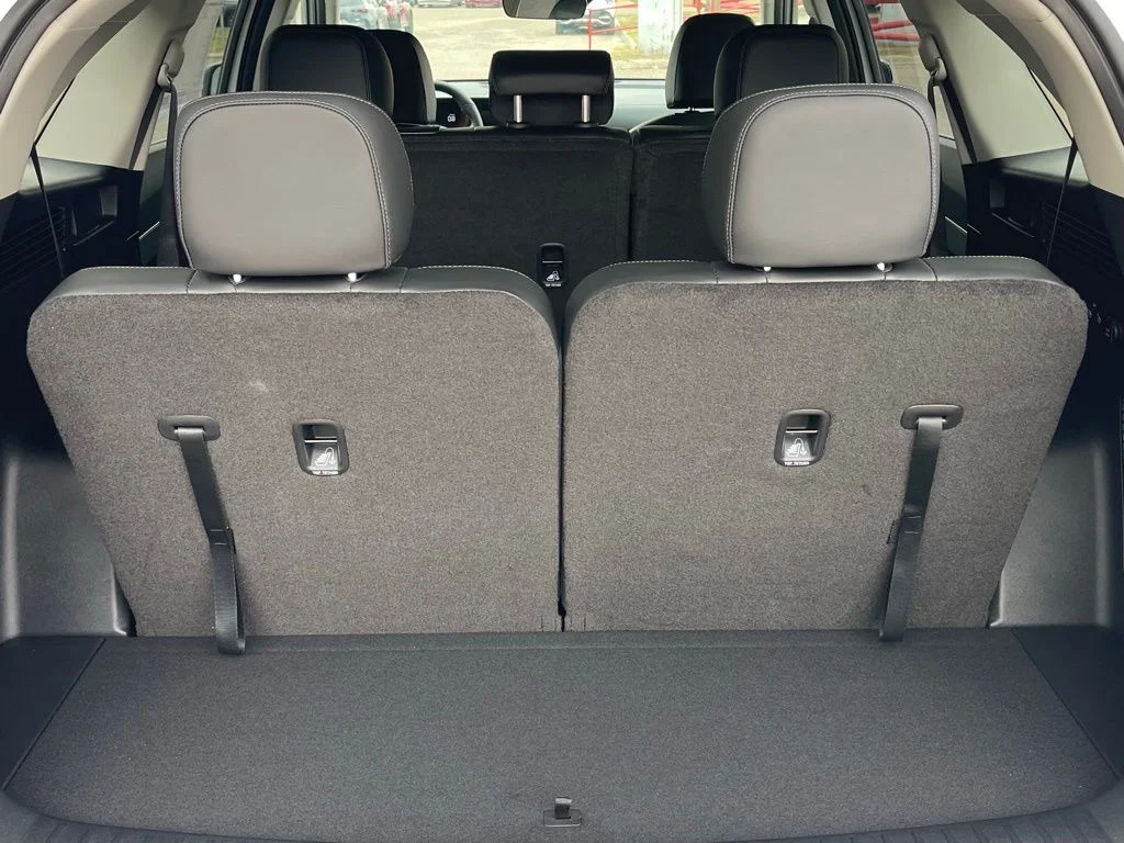 New 2026 White Kia S image 8