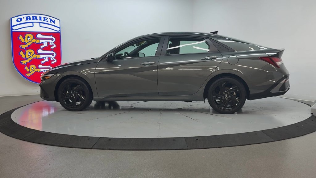 Used 2026 Gray Hyundai SEL Sport image 7