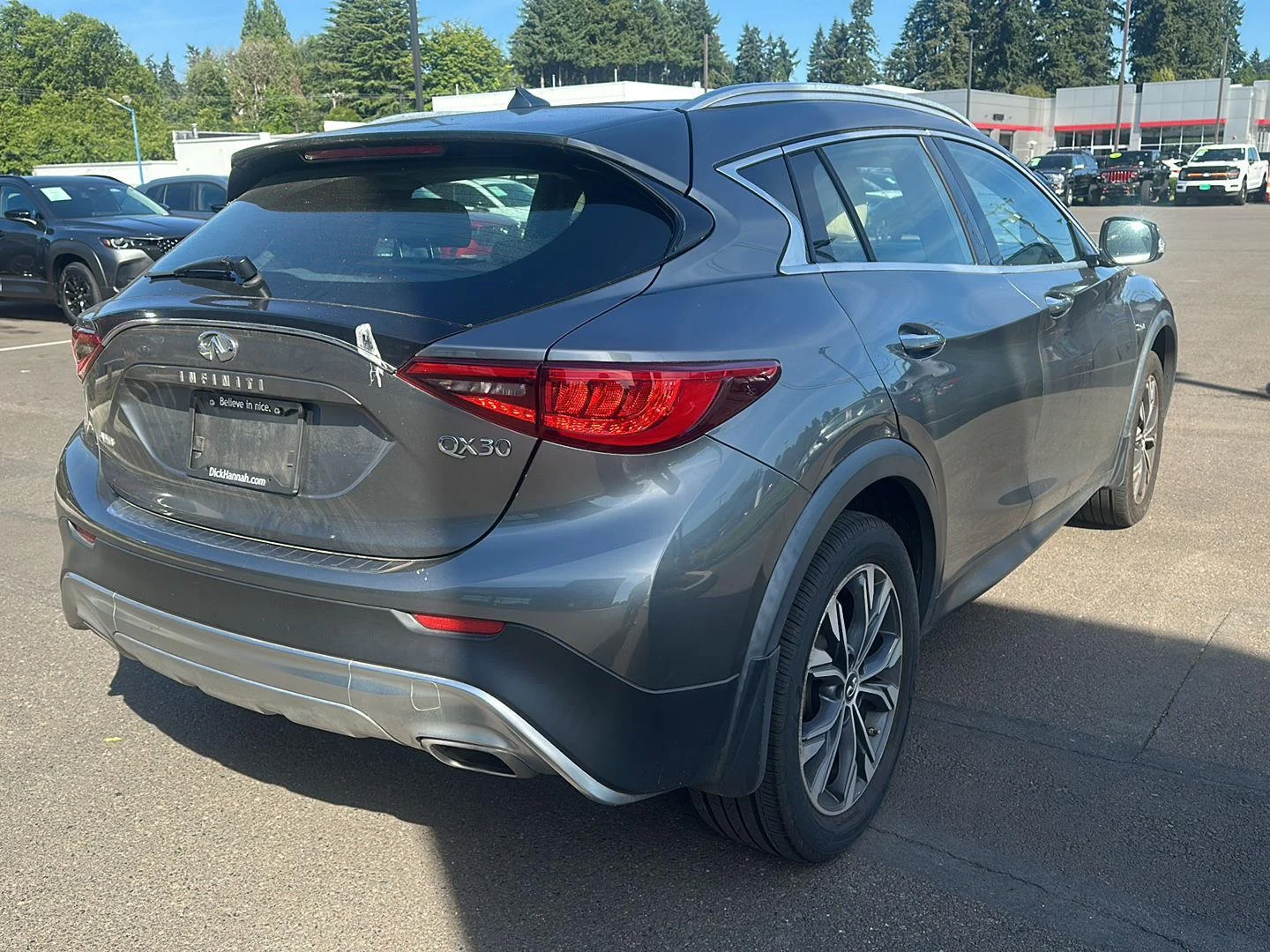Used 2017 Graphite Shadow INFINITI Premium image 7