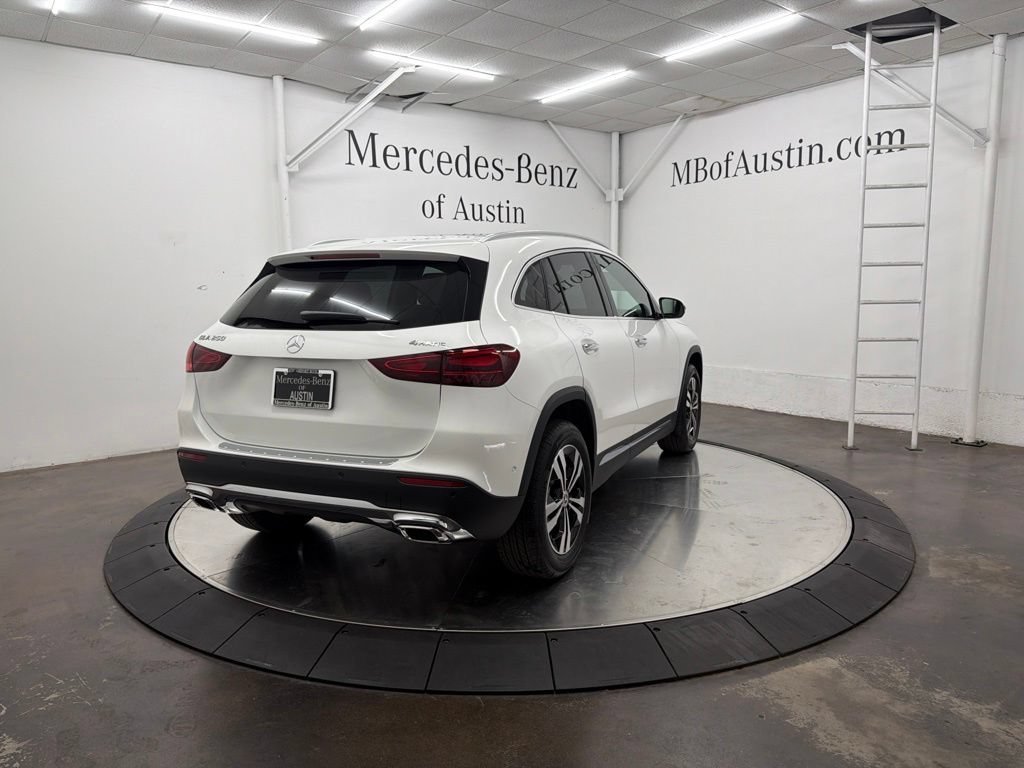 New 2026 Polar White Mercedes-Benz GLA 250 image 41