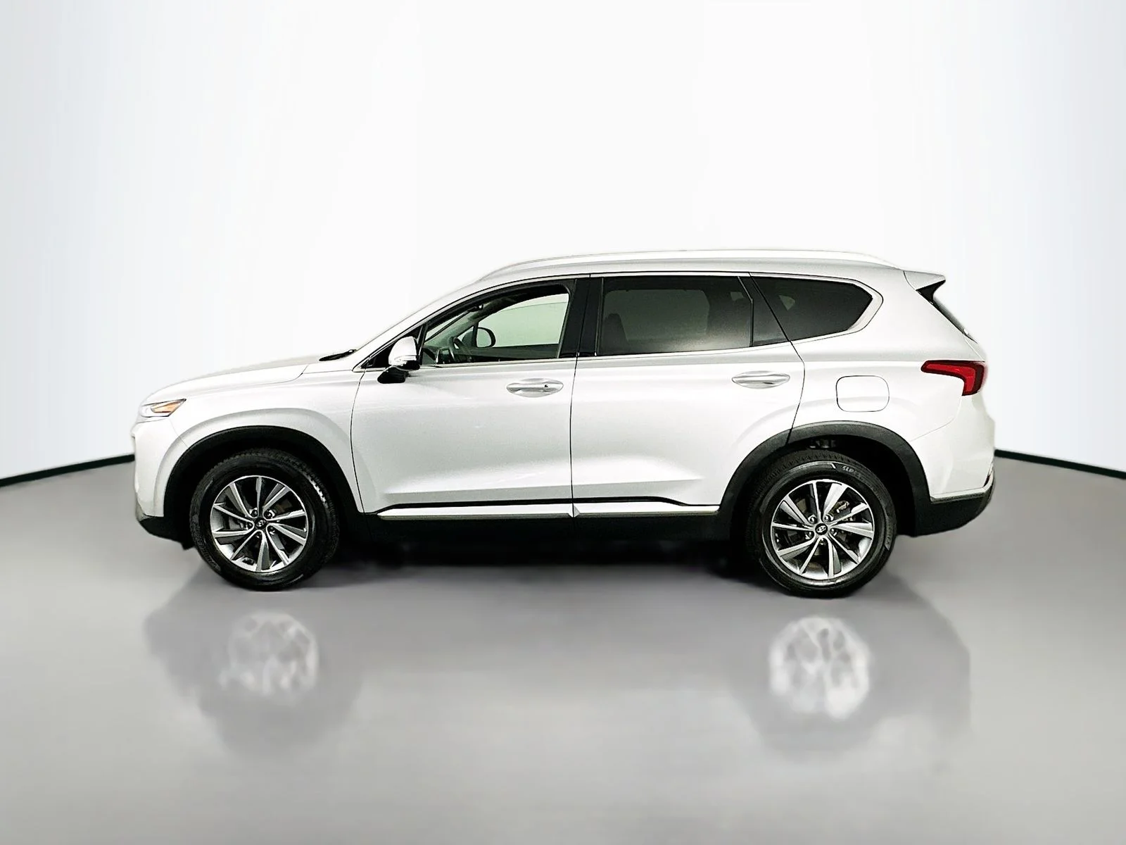 Used 2019 Symphony Silver Hyundai Limited image 4