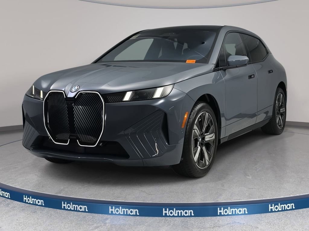 Used 2026 Storm Bay Metallic BMW xDrive60 image 2