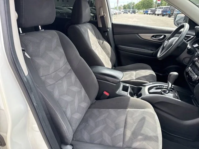Used 2016 White Nissan SV image 13