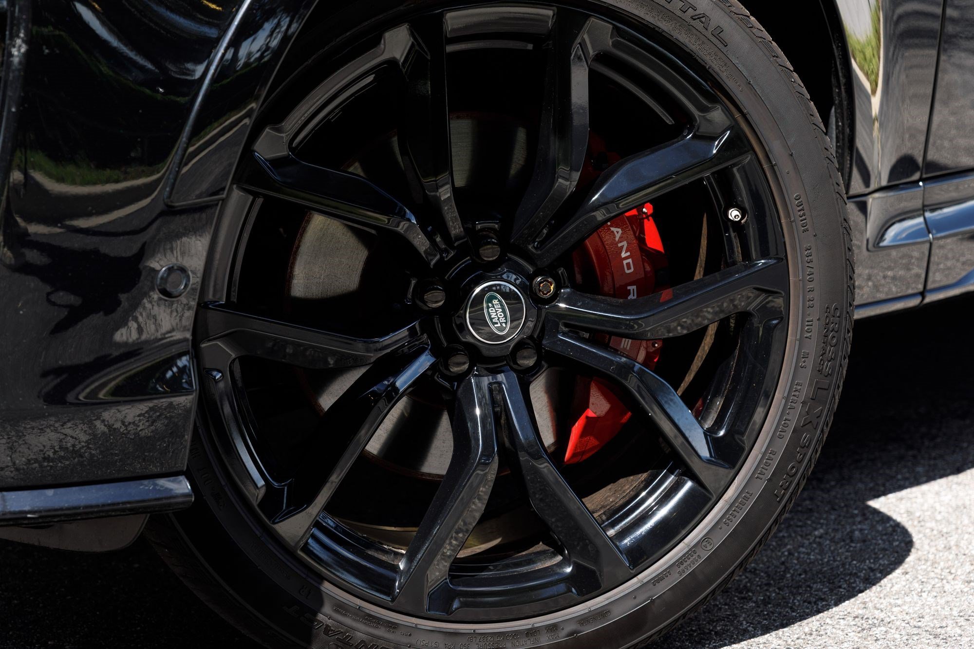 Used 2022 Black Land Rover SVR image 49
