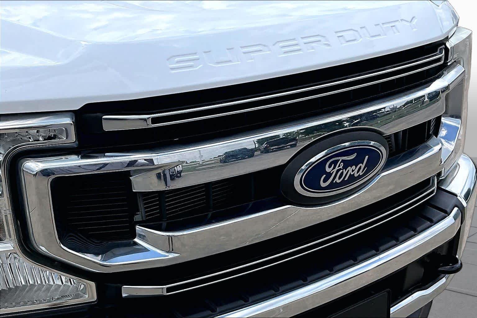 Used 2022 Oxford White Ford XLT image 29