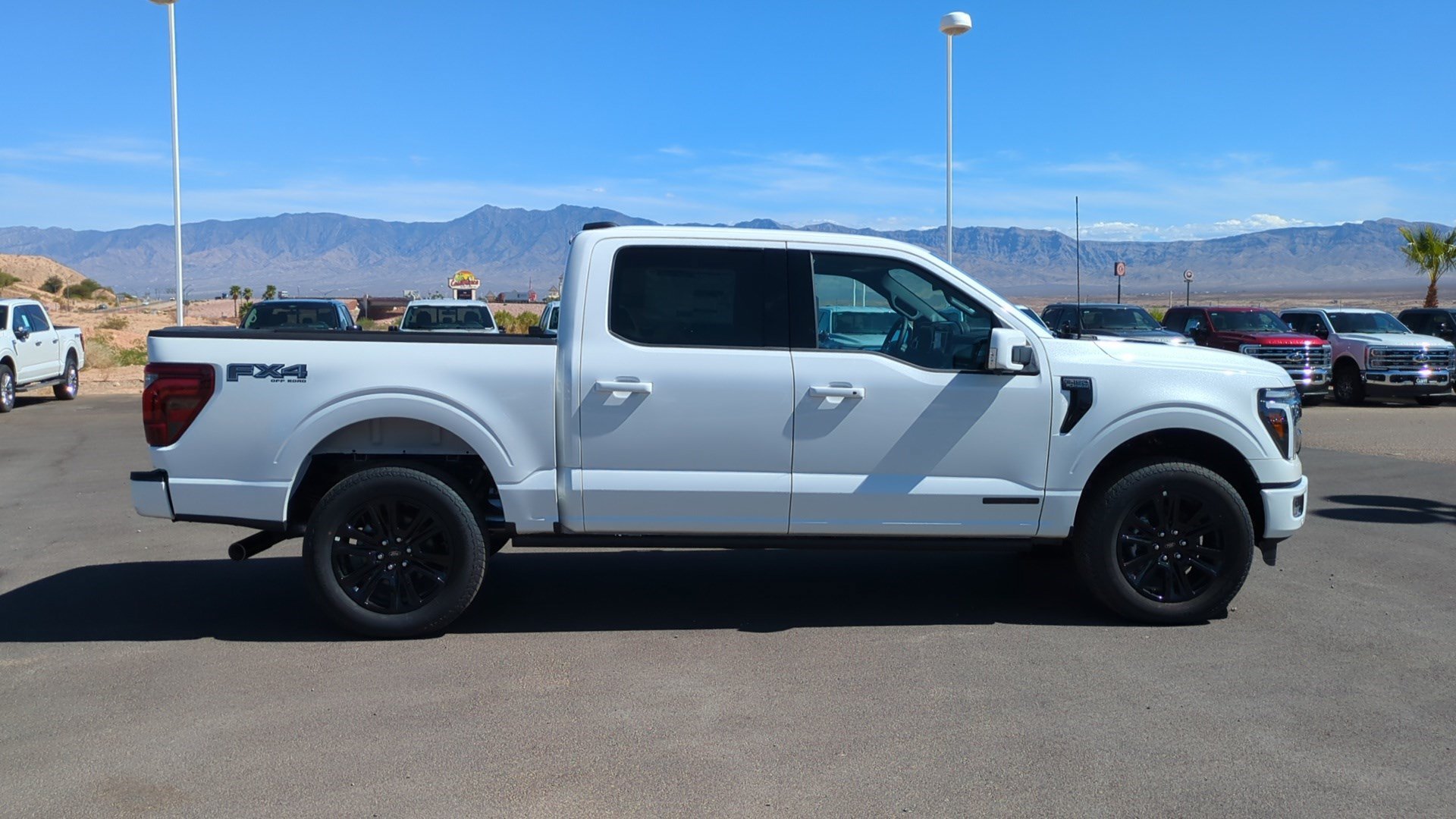 New 2026 Star White Metallic Tri-Coat Ford Platinum image 2