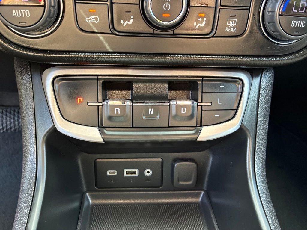 Used 2022 Red GMC SLE image 20