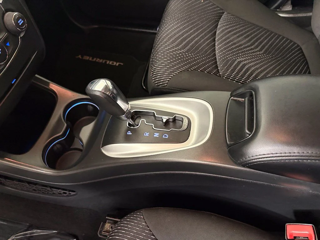 Used 2020 White Dodge SE image 29
