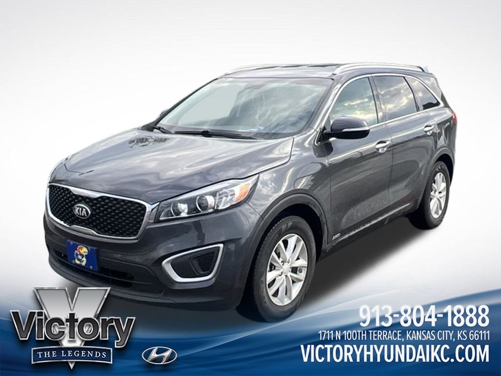 Used 2018 Gray Kia LX image 1