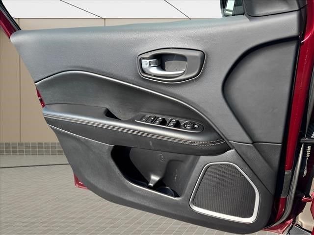 Used 2021 Red Jeep Latitude image 17