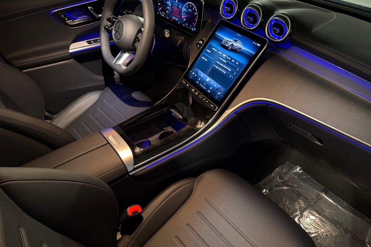 New 2026 Polar White Mercedes-Benz GLC 300 4MATIC® Coupe image 15