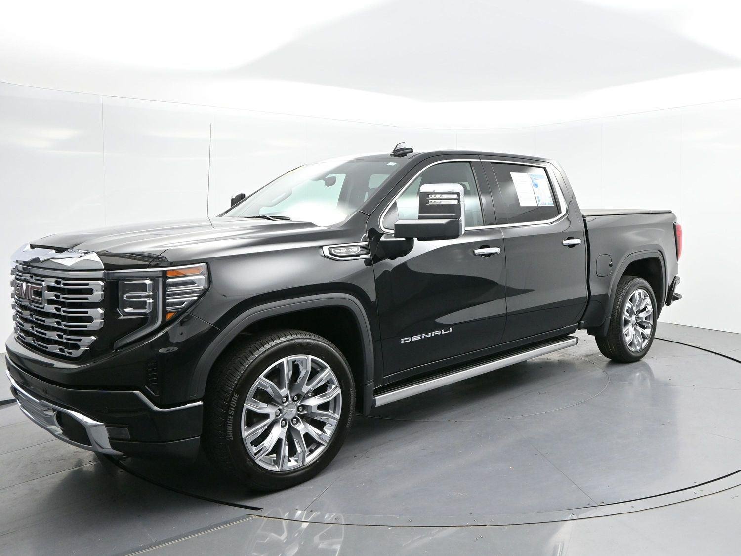Used 2025 Onyx Black GMC Denali image 3