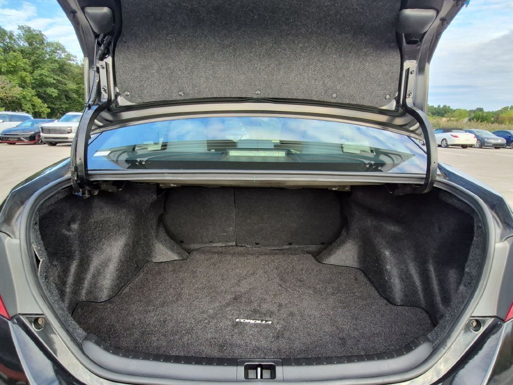 2017 Toyota Corolla LE - Photo 23