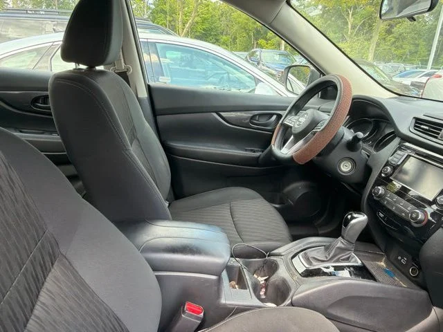 Used 2020 Brilliant Silver Metallic Nissan S image 9