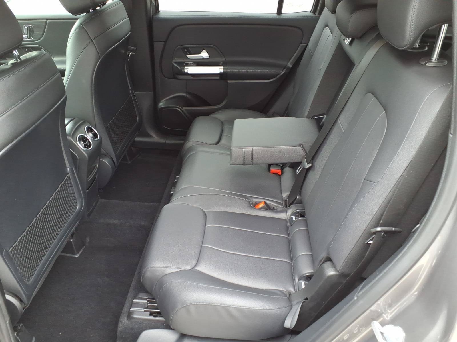 Used 2020 Mountain Gray Metallic Mercedes-Benz GLB250W image 18