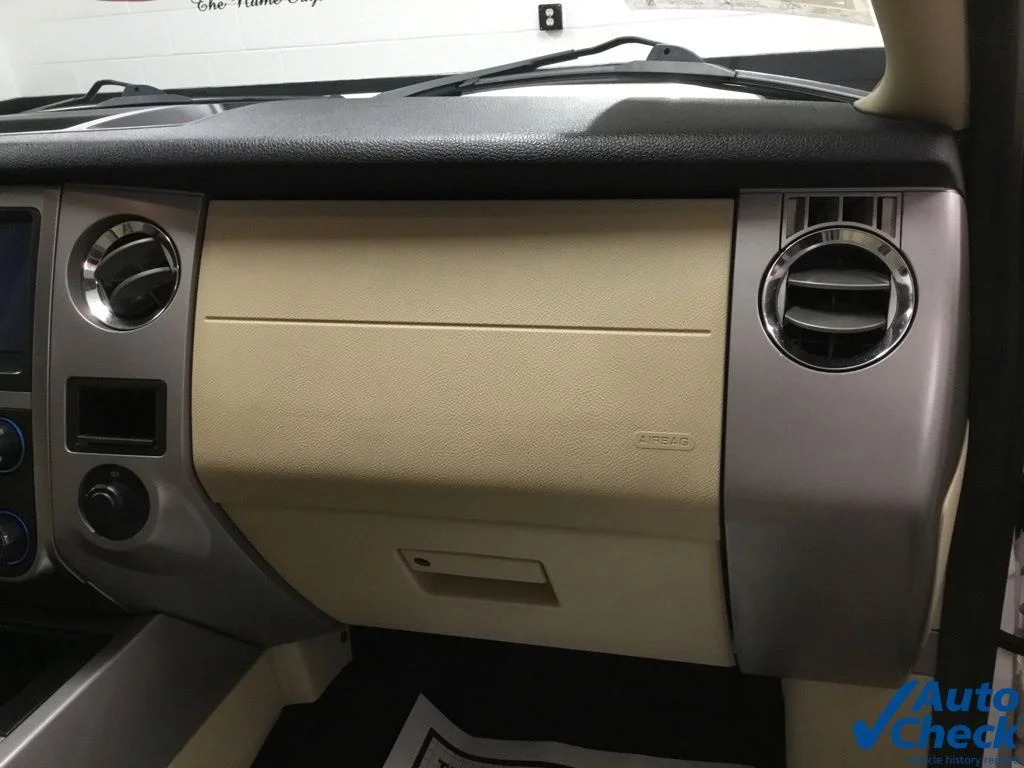 Used 2017 White Ford Limited image 41