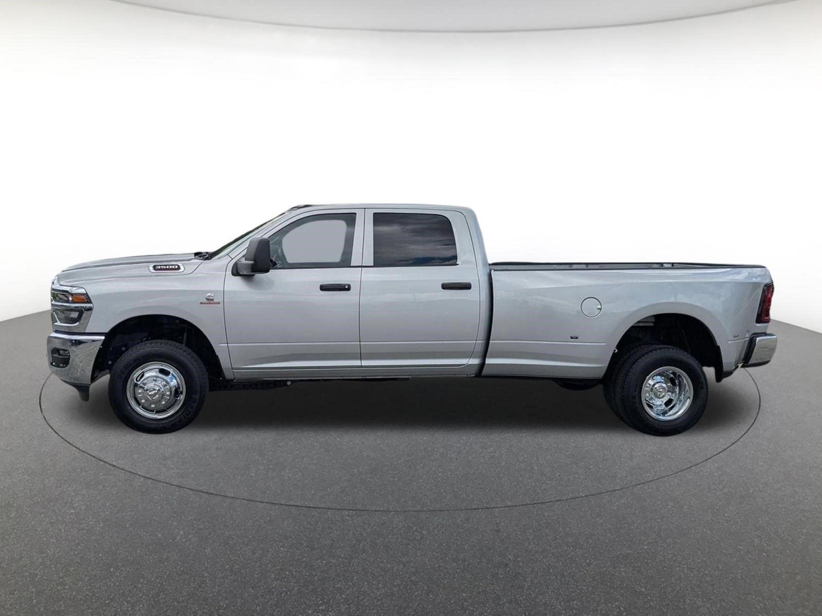 New 2026 Silver-Zynith Exterior Paint RAM Tradesman image 8
