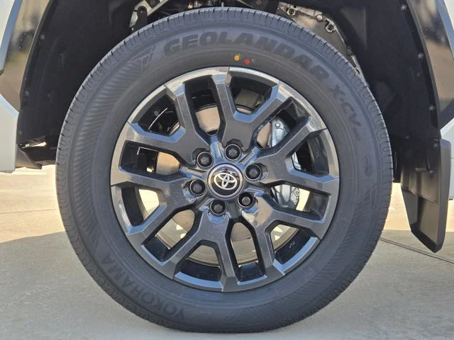 New 2026 Wind Chill Pearl Toyota Platinum image 25