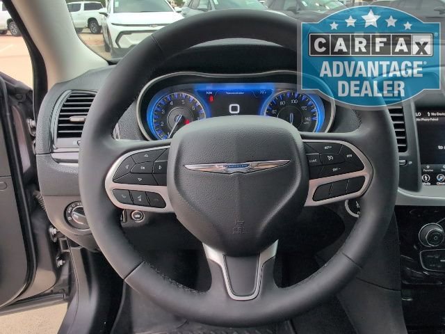 2023 Chrysler 300 Touring - Photo 16
