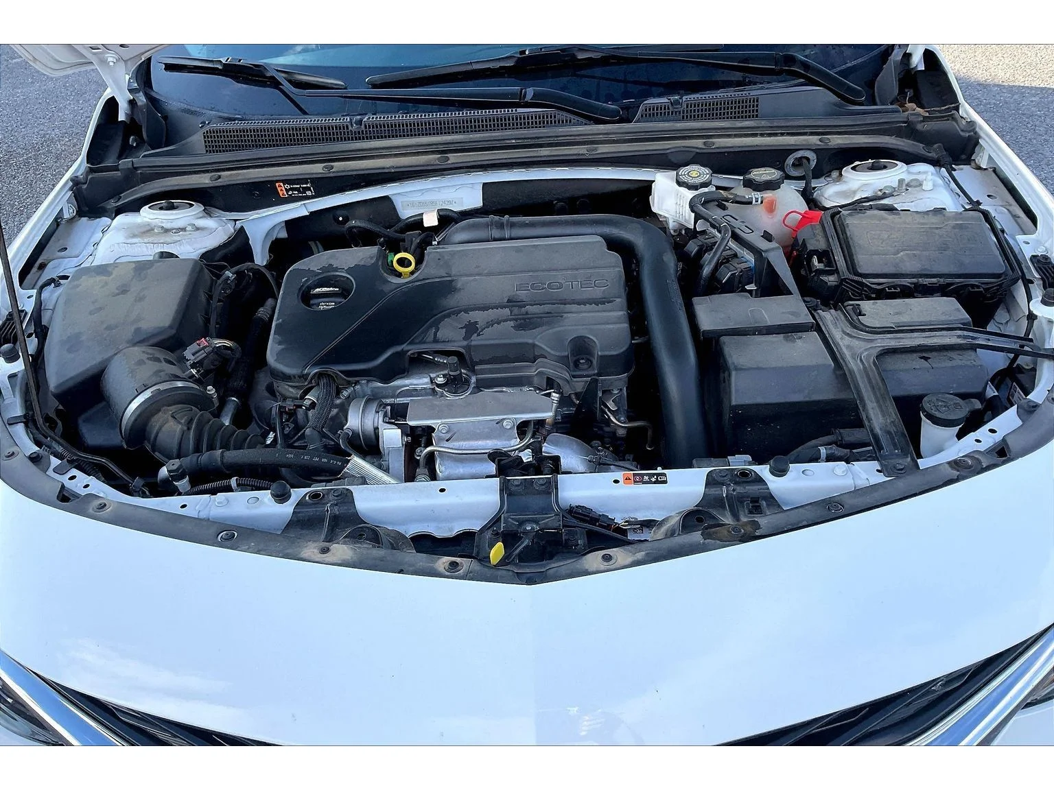 Used 2025 Summit White Chevrolet 1LT image 8