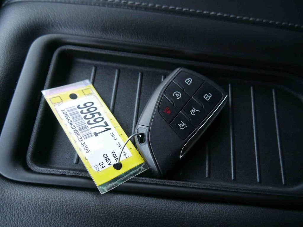 Used 2024 White Chevrolet LT image 31