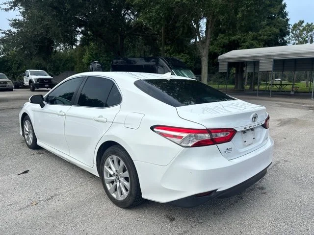 Used 2020 White Toyota LE image 7