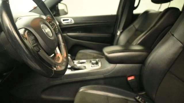 Used 2020 Silver Jeep Altitude image 20