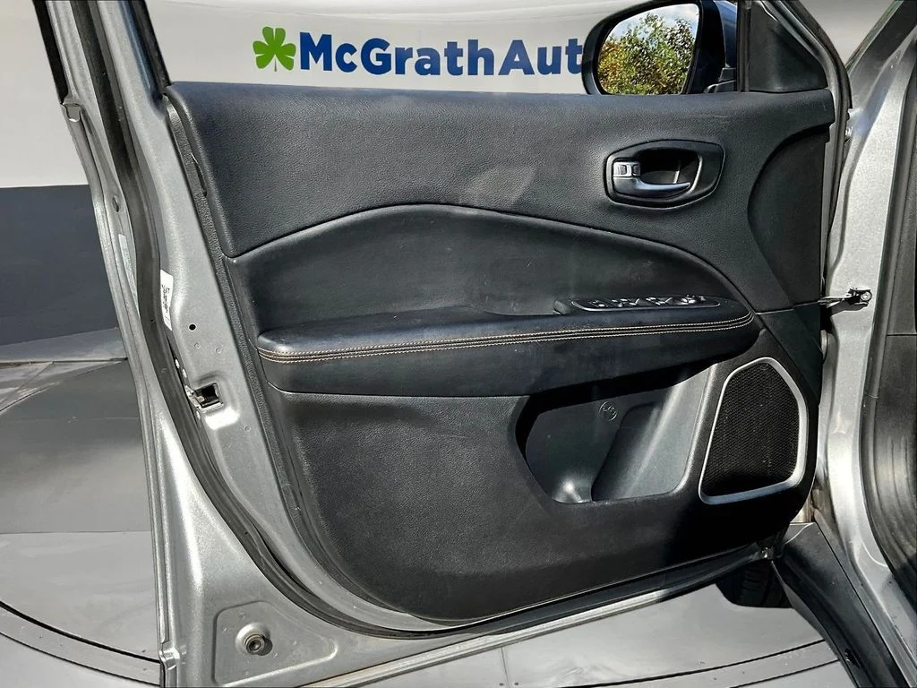 Certified Used 2019 Silver Jeep Limited image 22