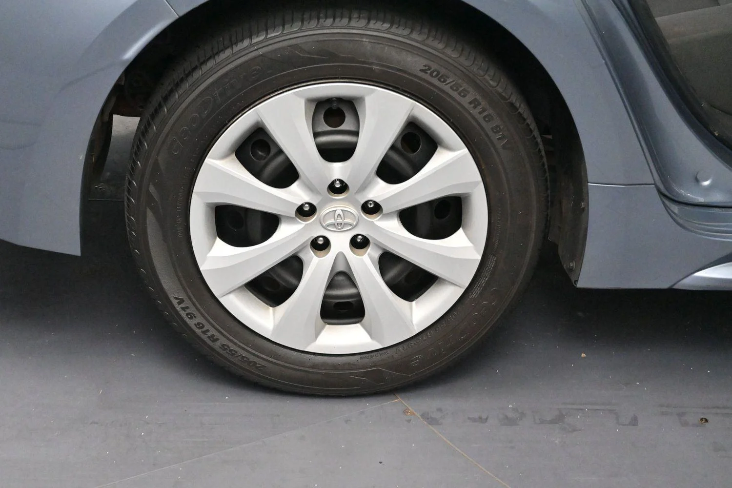 Used 2022 Celestite Gray Metallic Toyota LE image 28